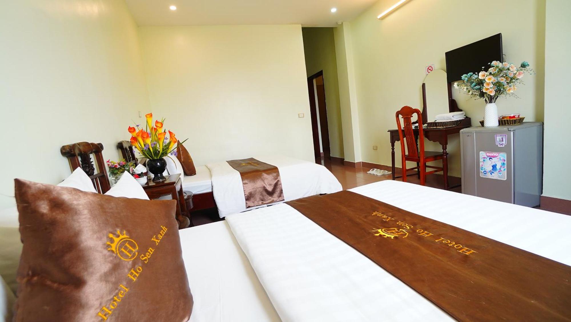 Ho Sen Xanh Hotel Hanoi Esterno foto