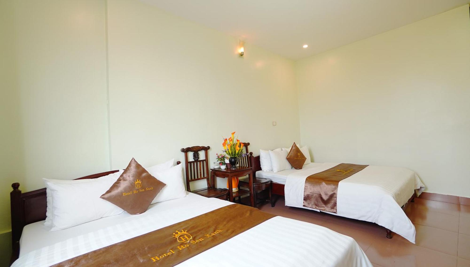 Ho Sen Xanh Hotel Hanoi Esterno foto