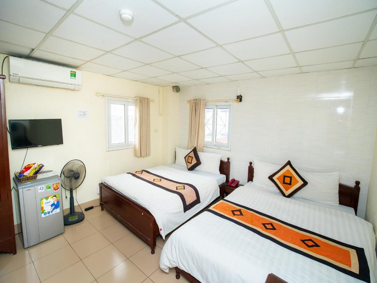 Ho Sen Xanh Hotel Hanoi Esterno foto